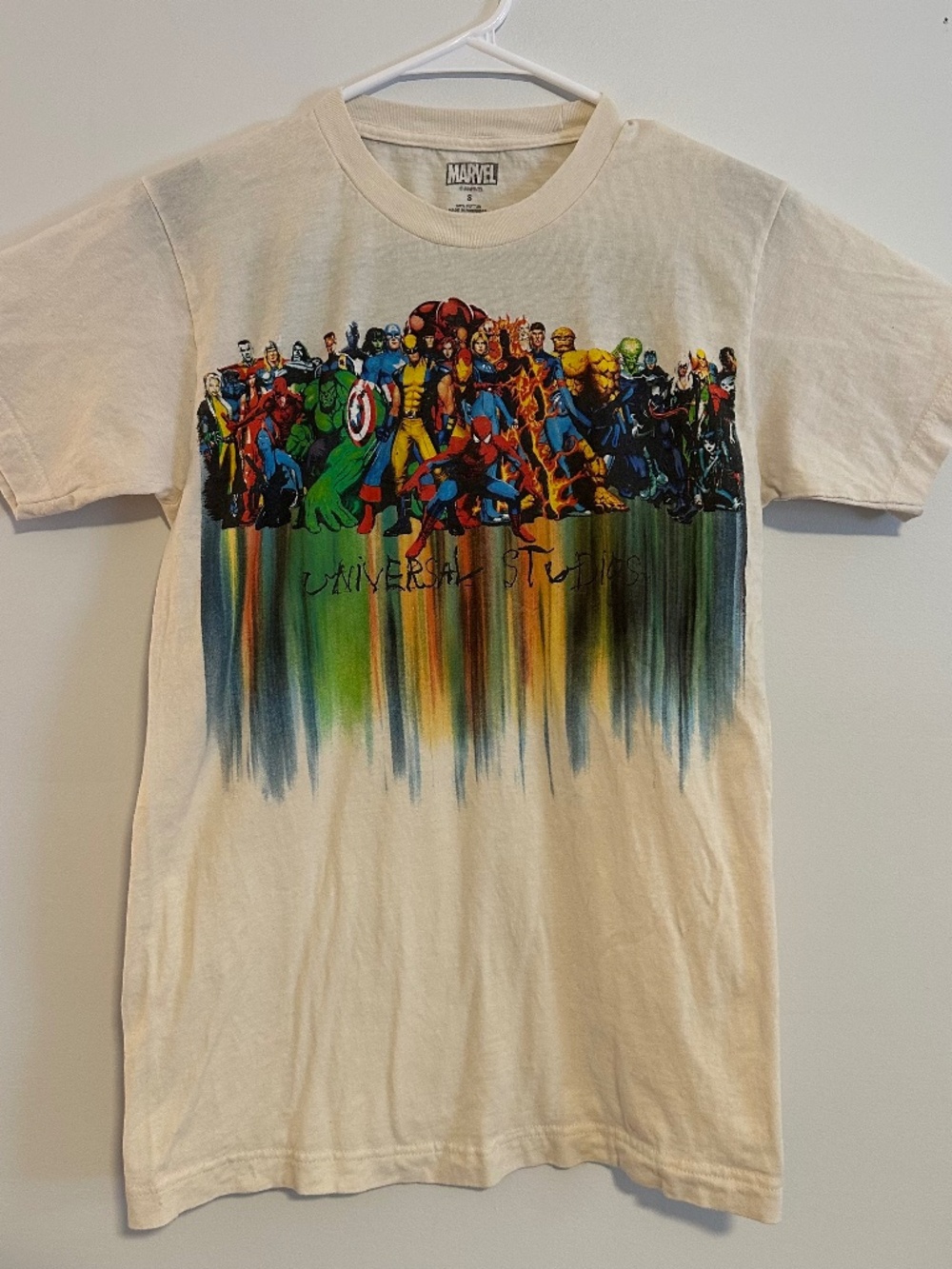 Marvel Universal Studios Hero Graphic Print T-Shirt Small Cream Y2K Short Sleeve